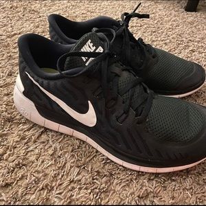 Women’s Nike free runs 5.0